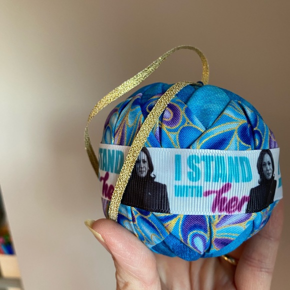 Original hand crafted by me quilted ornament theme “Kamala Harris I am with her“ - Picture 6 of 9